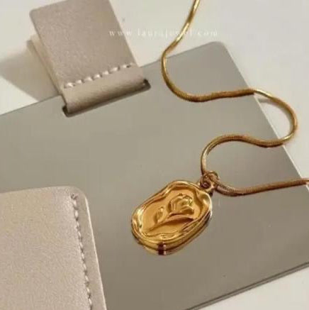 Quality Rose Pendant